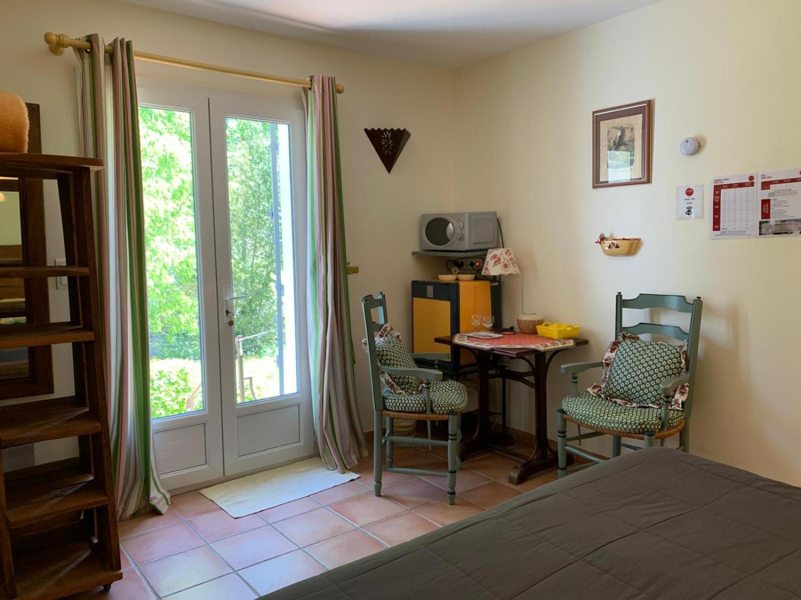 Chambres D'Hotes "La Nesque" Venasque Bagian luar foto